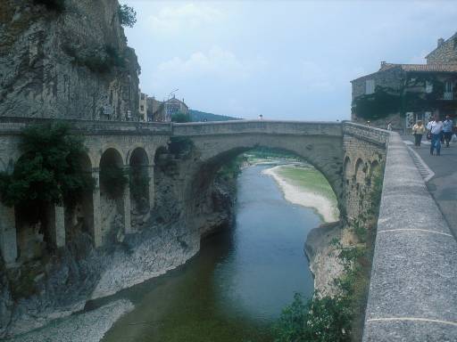 [thumbnail of Picture 2]
