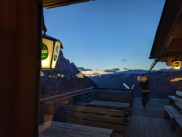slides/slide_Handy_Google_Pixel_7a_Camera_2024_04_07_PXL_20240214_165420665.jpg